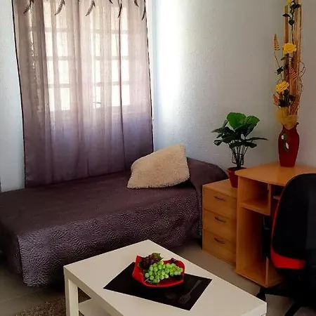 Διαμέρισμα Warm, Cozy And Comfortable *