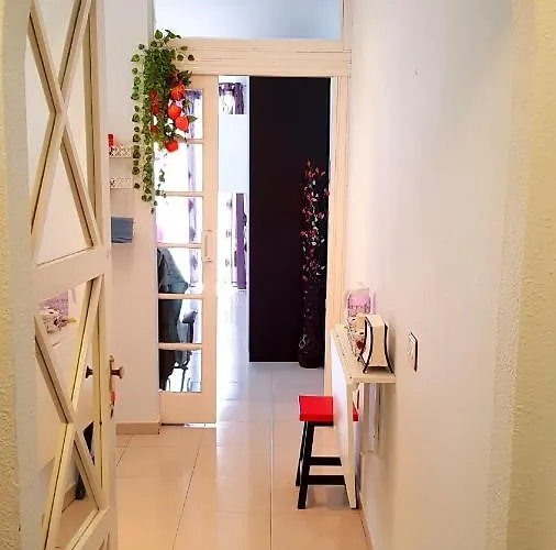 Warm, Cozy And Comfortable 阿德耶