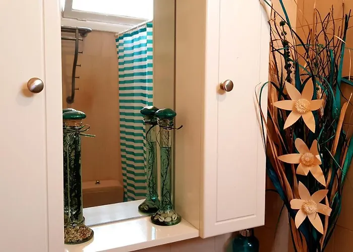 Warm, Cozy And Comfortable 阿德耶